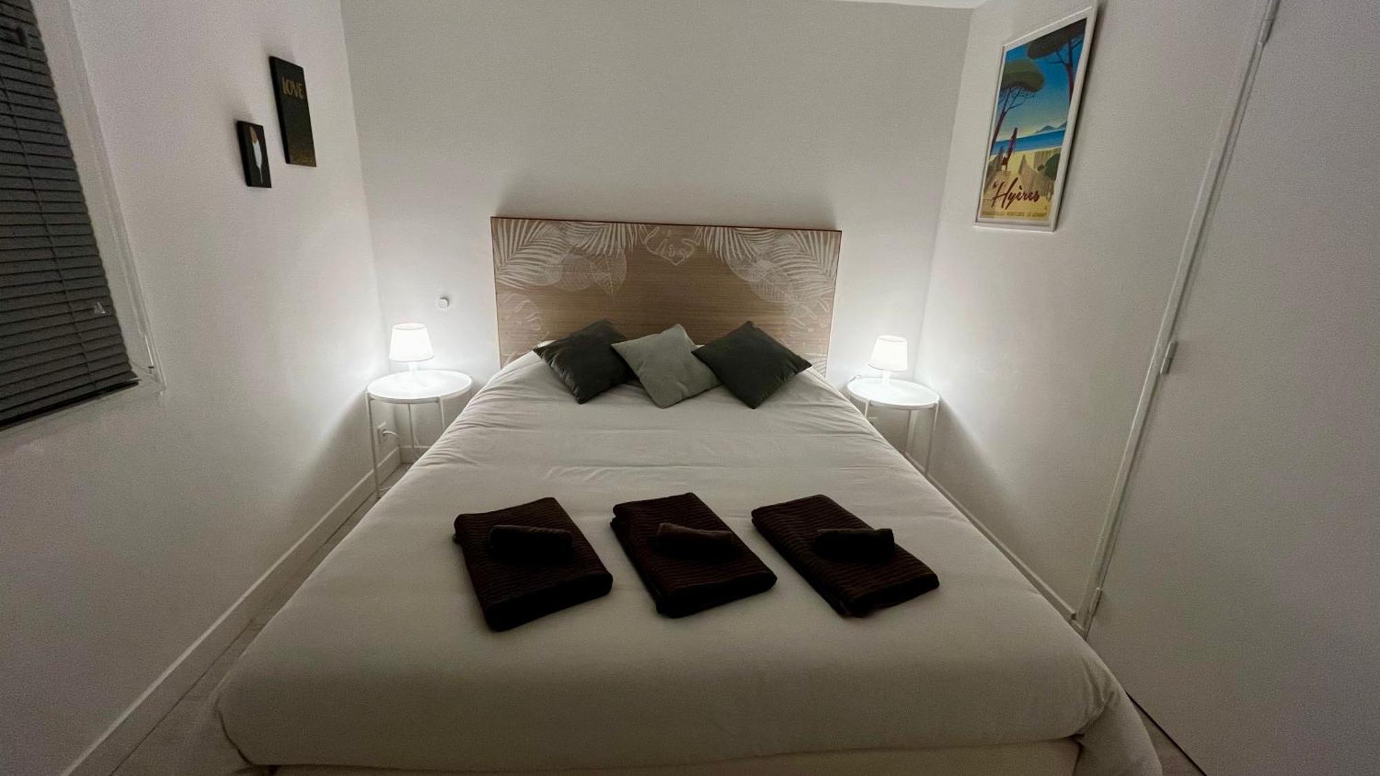 Vacances Arbanaises - Appartements Giens Йер Экстерьер фото